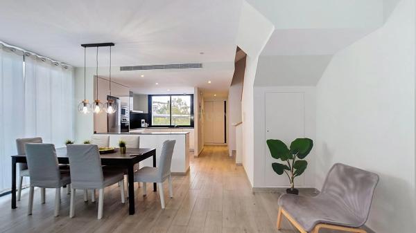 Chalet adosado en calle Encinas, 7