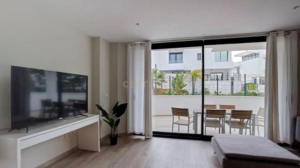 Chalet adosado en calle Encinas, 7