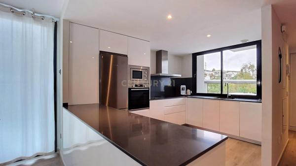 Chalet adosado en calle Encinas, 7