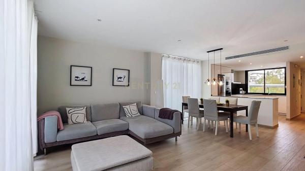 Chalet adosado en calle Encinas, 7