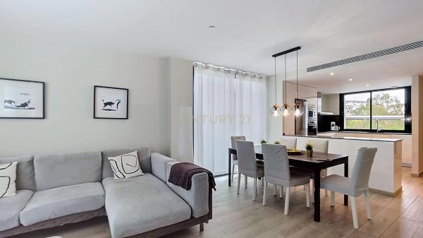 Chalet adosado en calle Encinas, 7