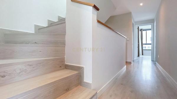 Chalet adosado en calle Encinas, 7