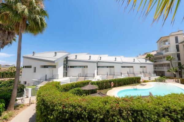 Chalet adosado en avenida del Higuerón