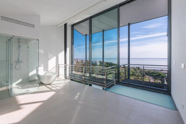 Chalet adosado en avenida del Higuerón