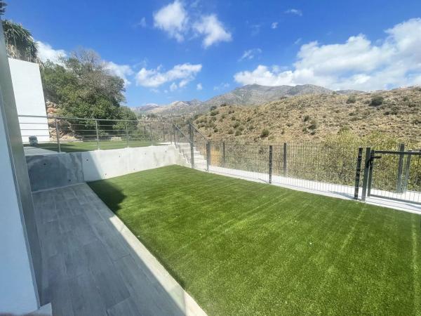 Chalet adosado en calle Pensamientos