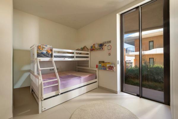 Piso en calle Leticia, 2