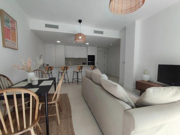 Piso en avenida Fuengirola, 2