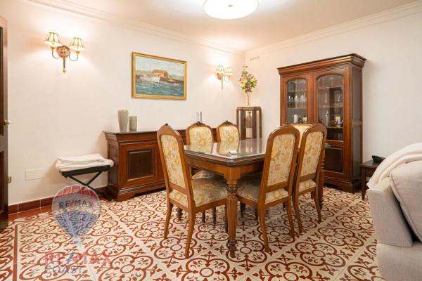 Casa independiente en calle Troncón