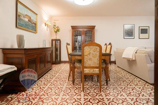 Casa independiente en calle Troncón