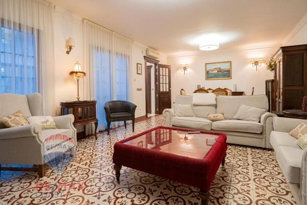 Casa independiente en calle Troncón