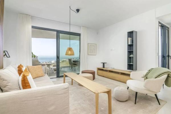 Piso en avenida Fuengirola, 6