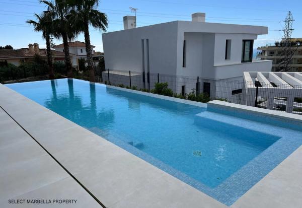 Casa independiente en avenida Avenue 8 de Marzo