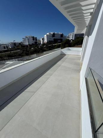 Casa independiente en avenida Avenue 8 de Marzo