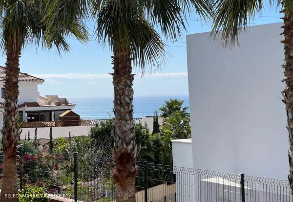 Casa independiente en avenida Avenue 8 de Marzo