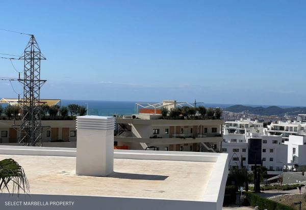 Casa independiente en avenida Avenue 8 de Marzo