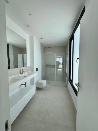 Casa independiente en avenida Avenue 8 de Marzo