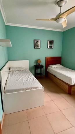 Chalet adosado en calle Miguel Márquez