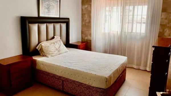 Chalet adosado en calle Miguel Márquez