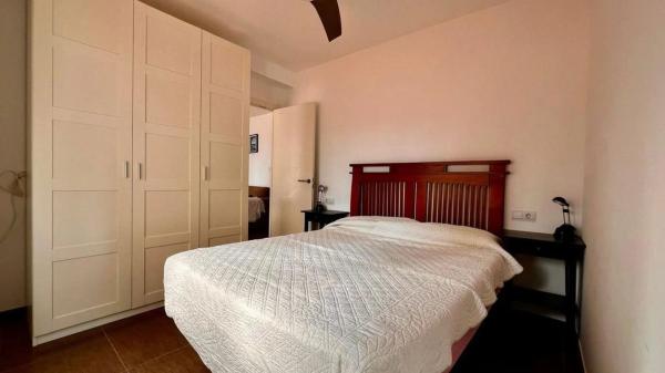 Chalet adosado en calle Miguel Márquez