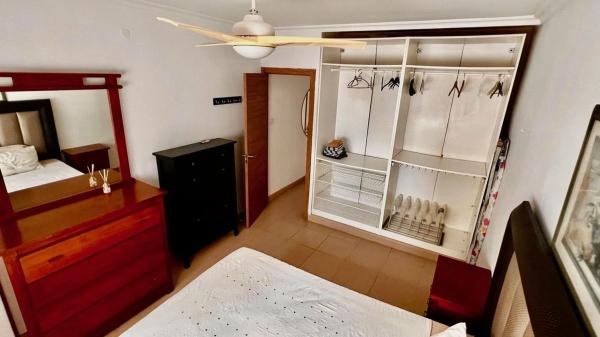 Chalet adosado en calle Miguel Márquez