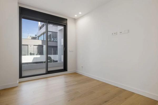 Piso en avenida Condes de San Isidro