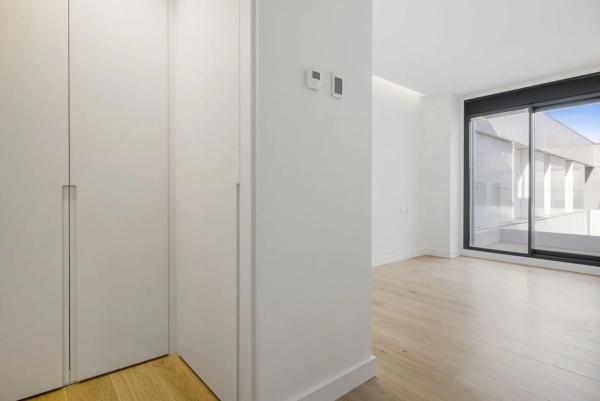 Piso en avenida Condes de San Isidro