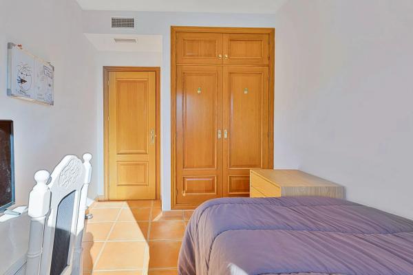 Chalet adosado en calle Eugenia de Montijo