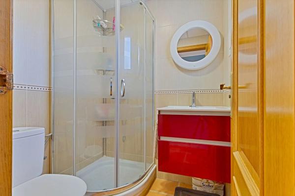 Chalet adosado en calle Eugenia de Montijo