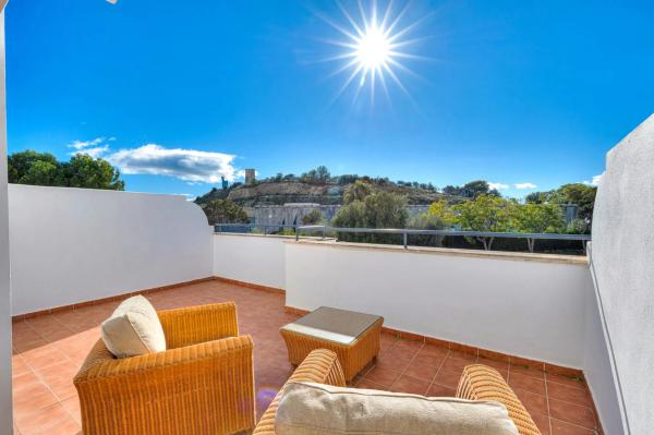 Chalet adosado en calle Eugenia de Montijo