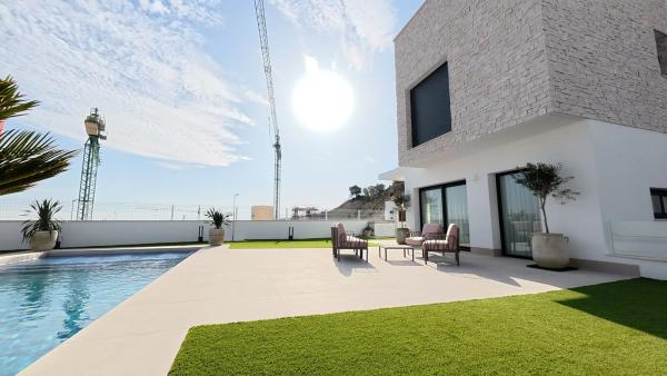 Spacious Luxury Villa with sea views