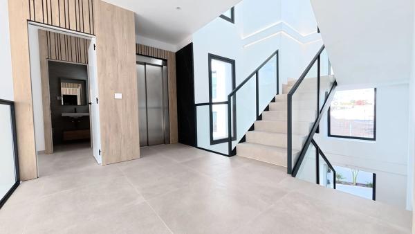 Spacious Luxury Villa with sea views