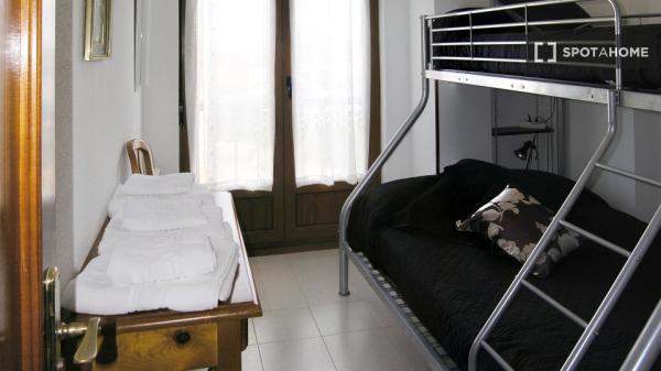 Piso de 3 habitaciones en alquiler en Santander