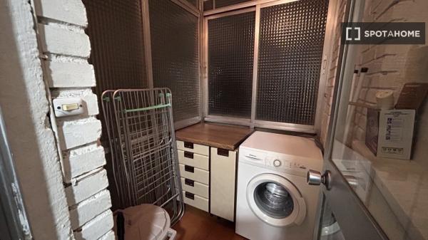 Zimmer in einer 5-Zimmer-WG in Fuenlabrada zu vermieten