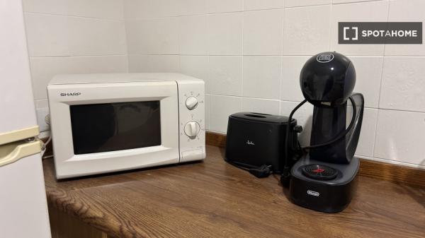 Zimmer in einer 5-Zimmer-WG in Fuenlabrada zu vermieten