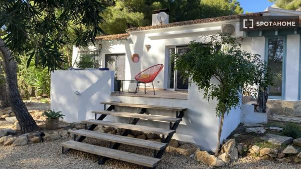 Do wynajęcia 2-pokojowe mieszkanie w Altei