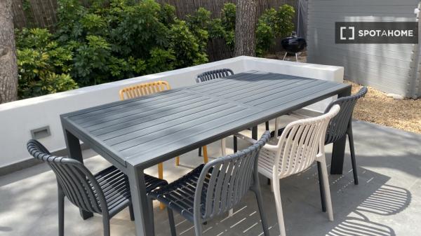 Do wynajęcia 2-pokojowe mieszkanie w Altei