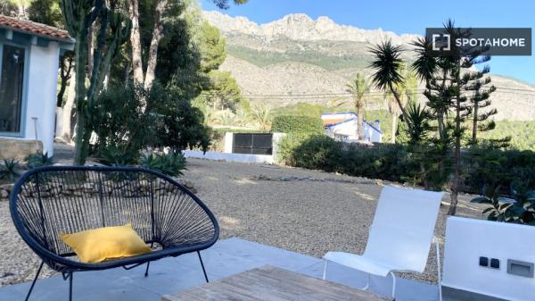 Do wynajęcia 2-pokojowe mieszkanie w Altei