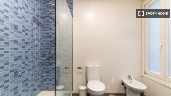 Habitación en piso compartido en madrid.