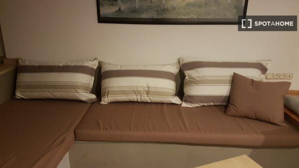 Pokój w mieszkaniu współdzielonym do wynajęcia w Granadzie