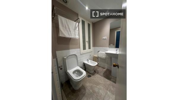 Studio do wynajęcia w Cuatro Caminos, Madryt