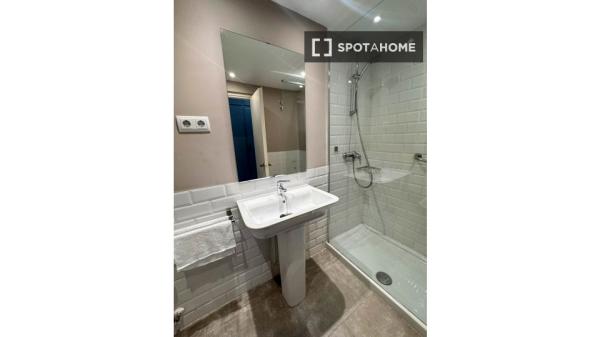 Studio do wynajęcia w Cuatro Caminos, Madryt