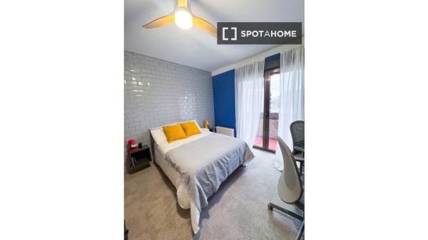 Studio do wynajęcia w Cuatro Caminos, Madryt