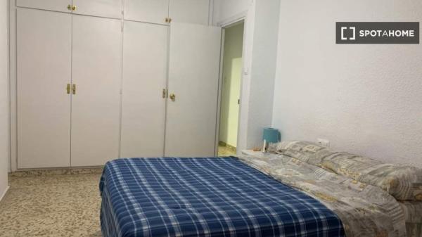 Habitación en piso compartido en Granada