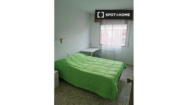Habitación en piso compartido en Granada