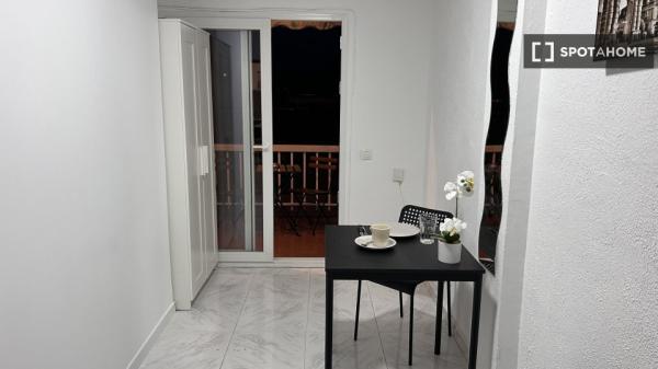 Zimmer in einer 5-Zimmer-WG in Fuenlabrada zu vermieten