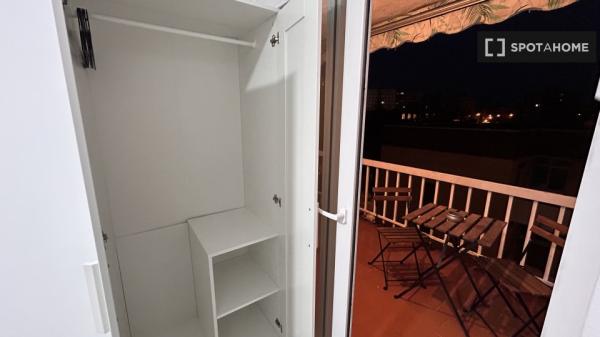 Zimmer in einer 5-Zimmer-WG in Fuenlabrada zu vermieten