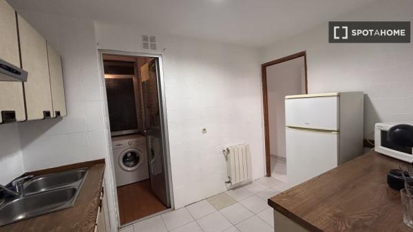 Zimmer in einer 5-Zimmer-WG in Fuenlabrada zu vermieten