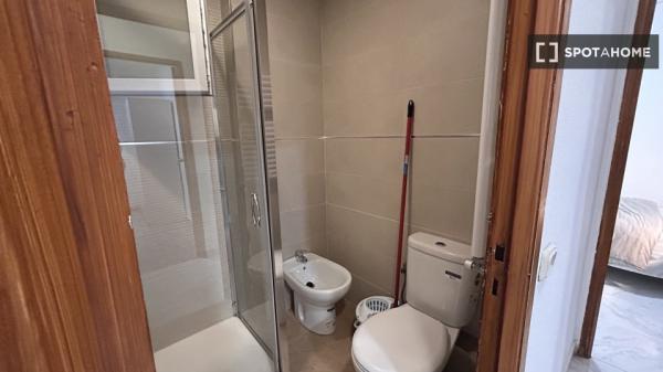 Zimmer in einer 5-Zimmer-WG in Fuenlabrada zu vermieten