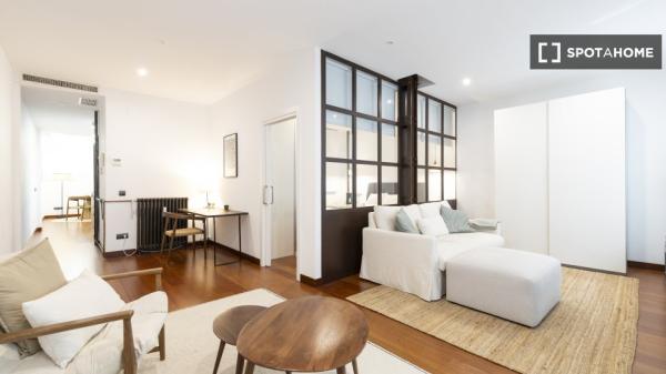 Estudio en alquiler en Ríos Rosas, Madrid