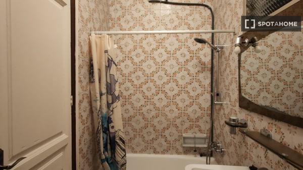 Habitación en piso compartido de 4 habitaciones en alquiler en El Fort Pienc